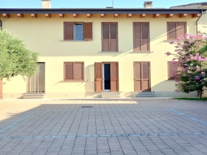 15 locali in vendita a Asola